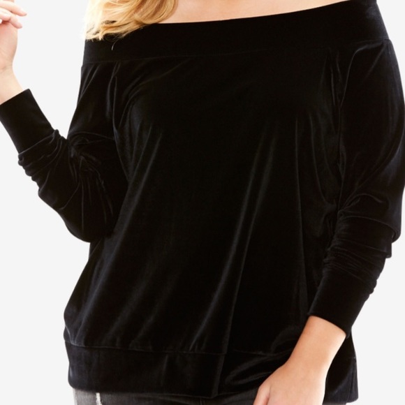 🆑 Romans Velour Off the Shoulder Top - Picture 3 of 3